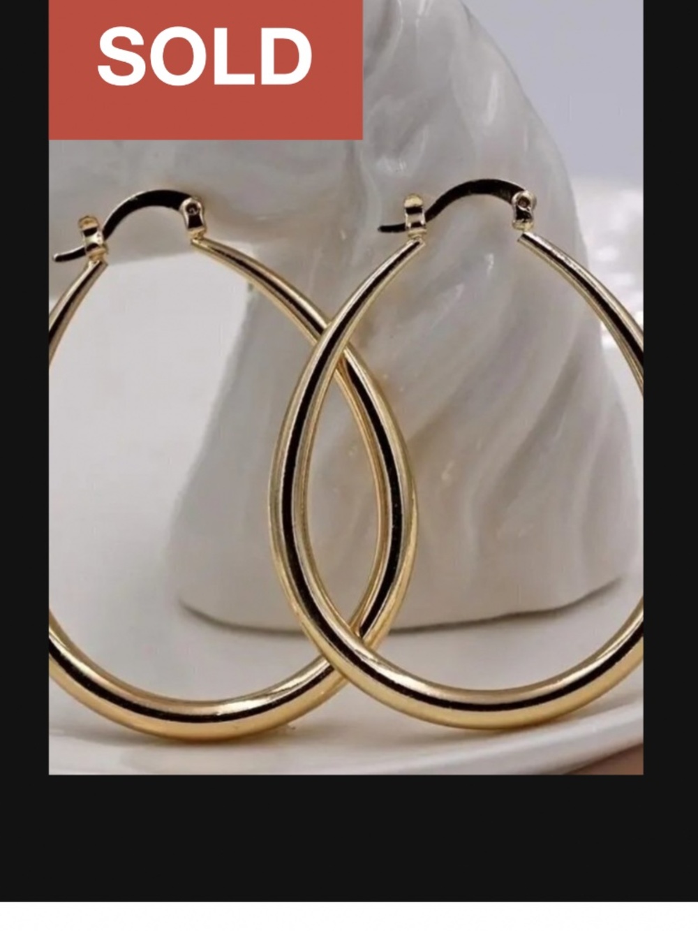 18k Gold Plated Lightweight Oval Hoop Earrings Everyday